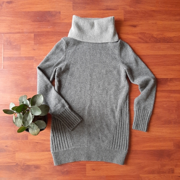 Lochleven Sweaters - 100% CASHMERE soft grey turtleneck sweater size M